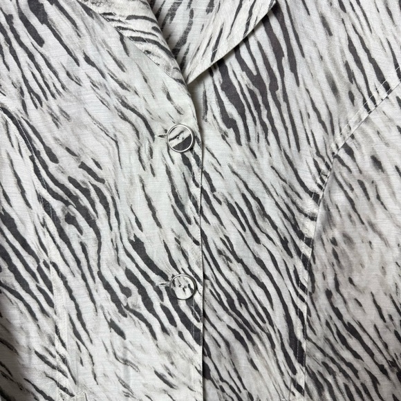 Chico’s Women’s Linen Blend Two Button Front Blazer Zebra Print Sheer size 2/12 - Picture 9 of 10